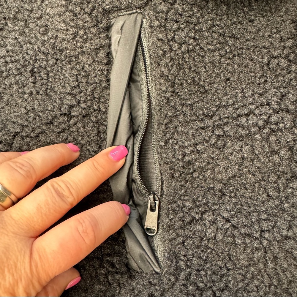 NWOT Athleta Warm Cozy Sherpa Quarter Snap Sweatshirt Pullover Black with Quilt - Picture 9 of 16